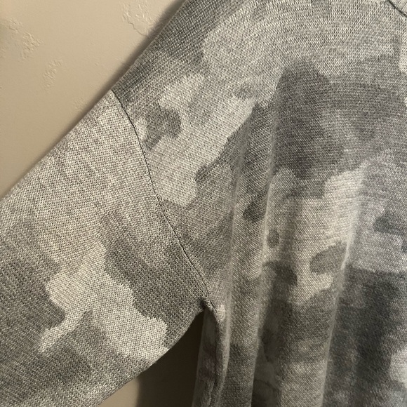 Eddie Bauer Women Long Sleeves Camouflage Sweater - Picture 6 of 11